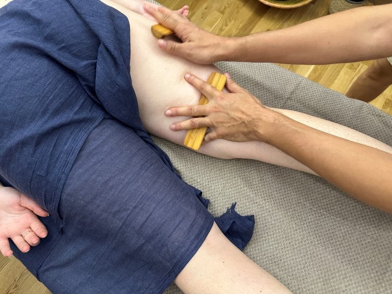 Massage Minceur aux Bambous anti-cellulite cuisse – Le Monde Sensible Montpellier